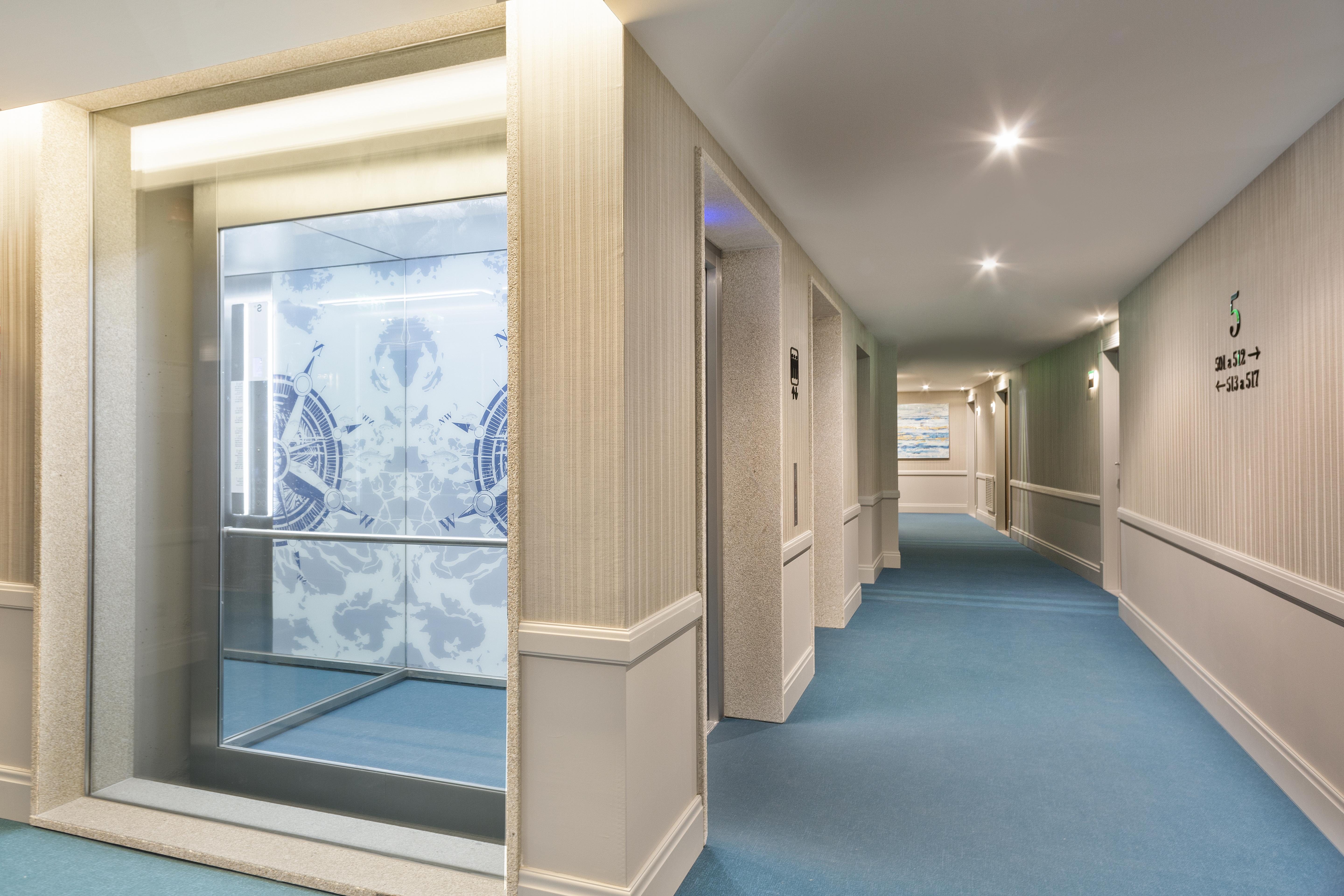 Hotel Acta The Avenue 4*