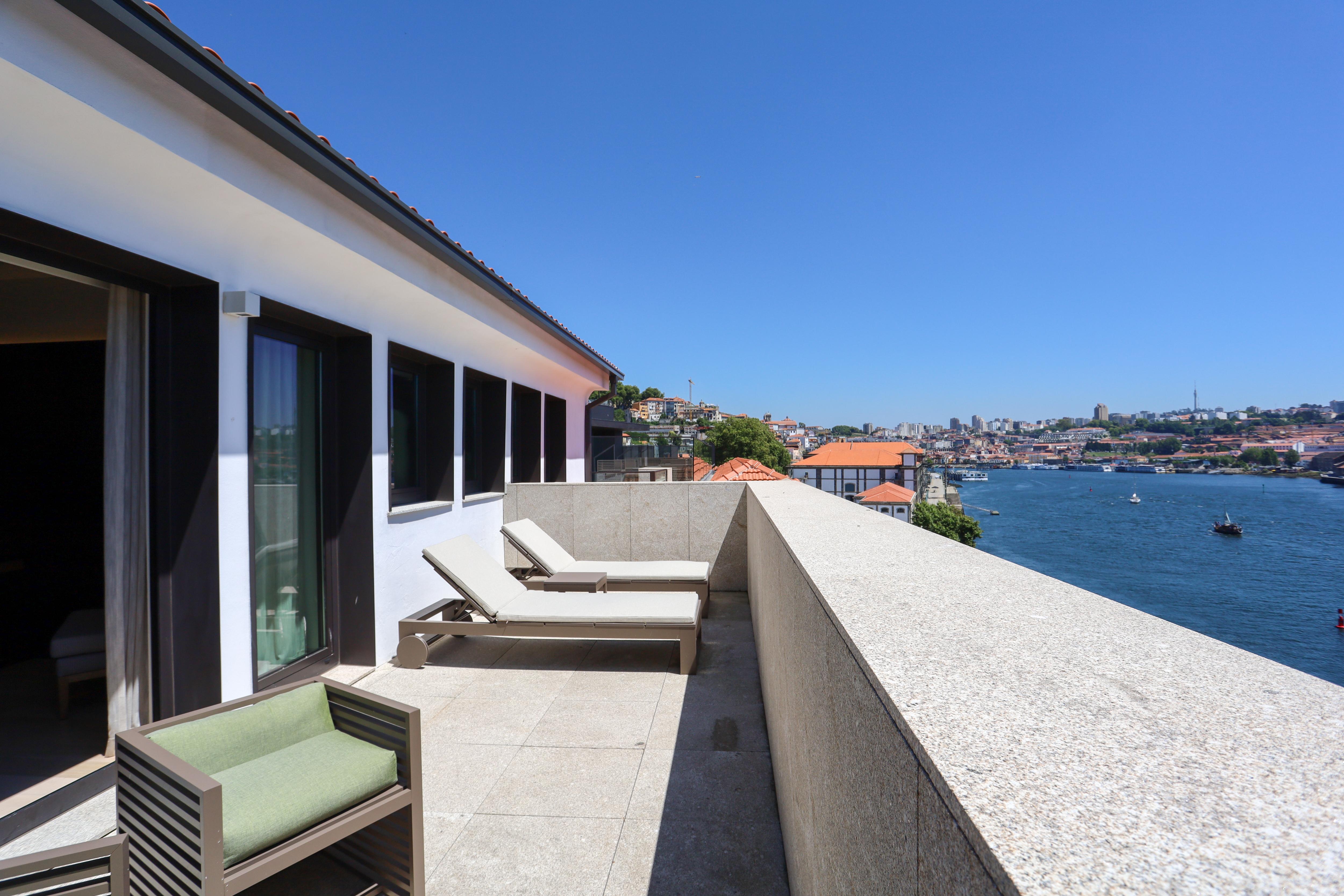 Hotel Neya 4*