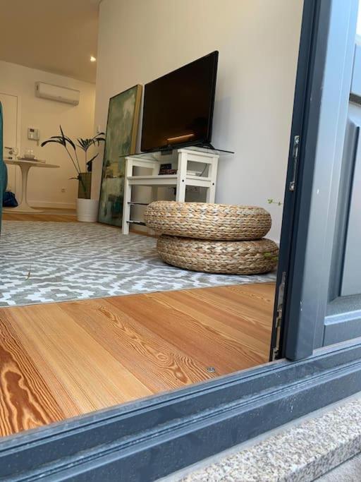 Almada Downtown Charming Apartment