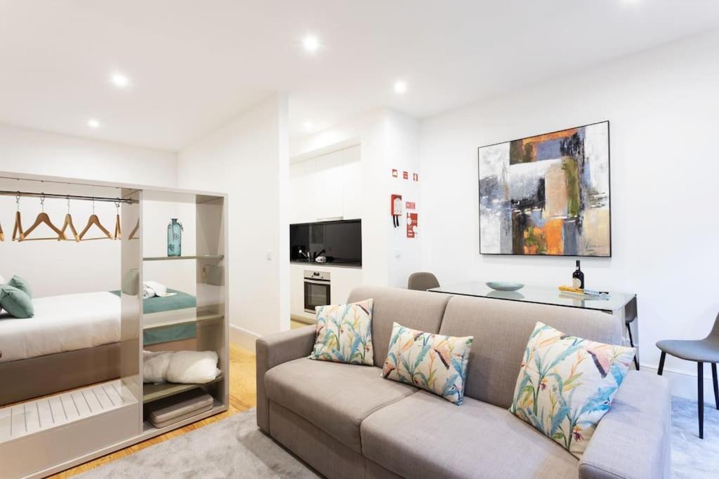 Apartment Sweet Downtown Loft With Balcony *