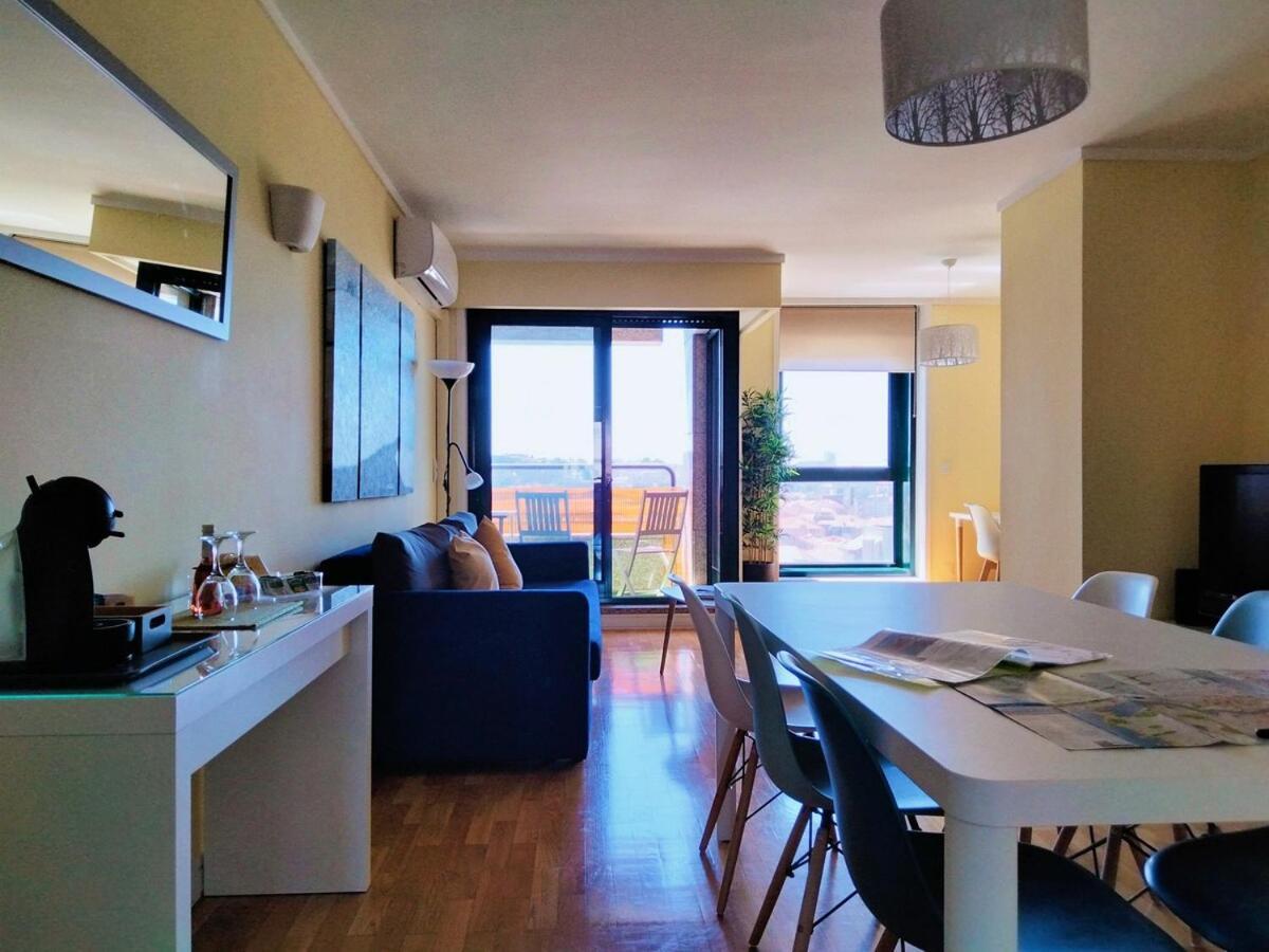 Hello Deluxe Apartment *