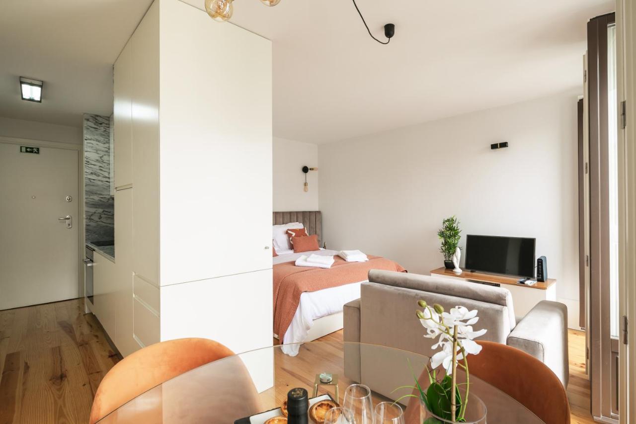 Bright Near Douro River - With Balcony * Porto