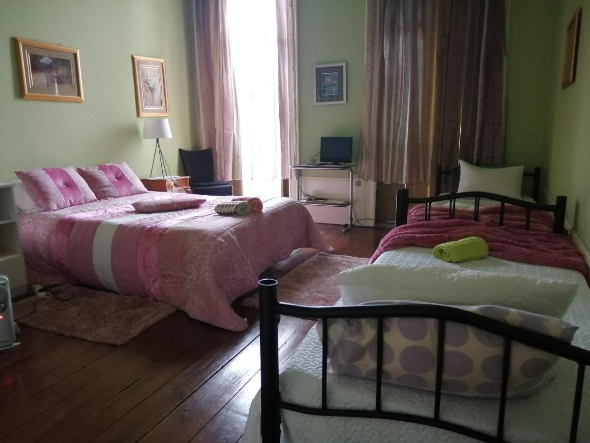 Casa Dragao Bed & Breakfast *