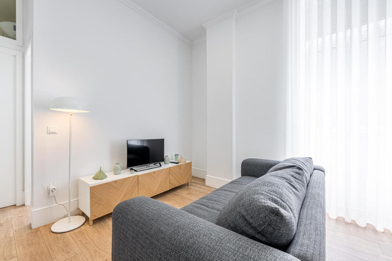 Vibrant - Heroismo's Metro Apartment *