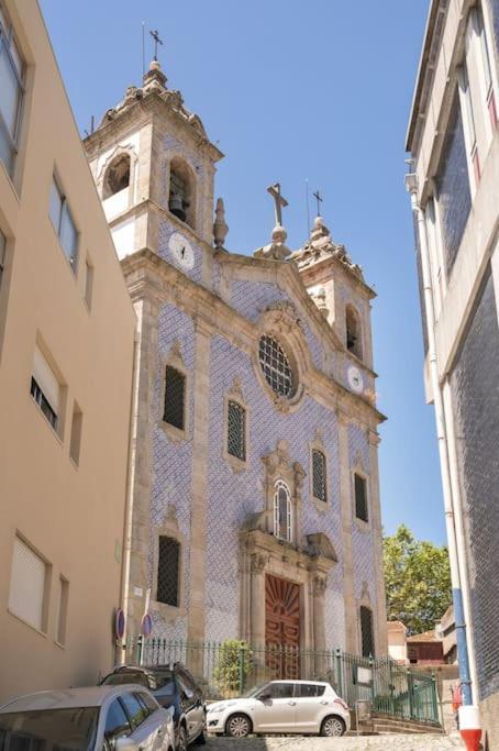 Away To Discover - Hapiness Has A Place * Porto