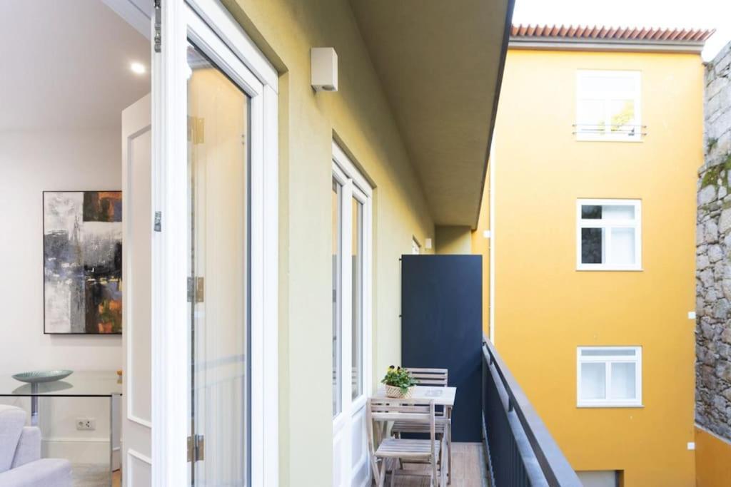 Apartment Sweet Downtown Loft With Balcony Porto