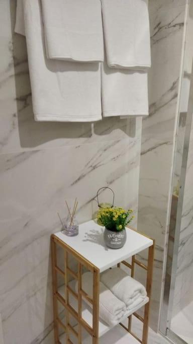 Sweet Downtown Loft With Balcony Apartamento *