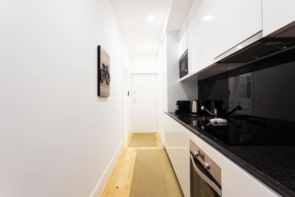 Apartment Sweet Downtown Loft With Balcony