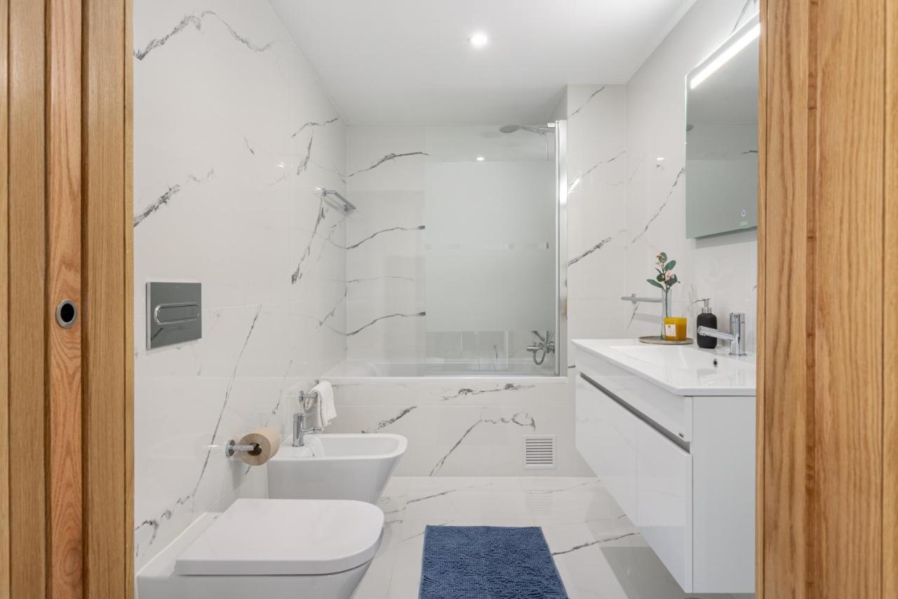 Joivy Bright Flat, Quiet Area Apartment