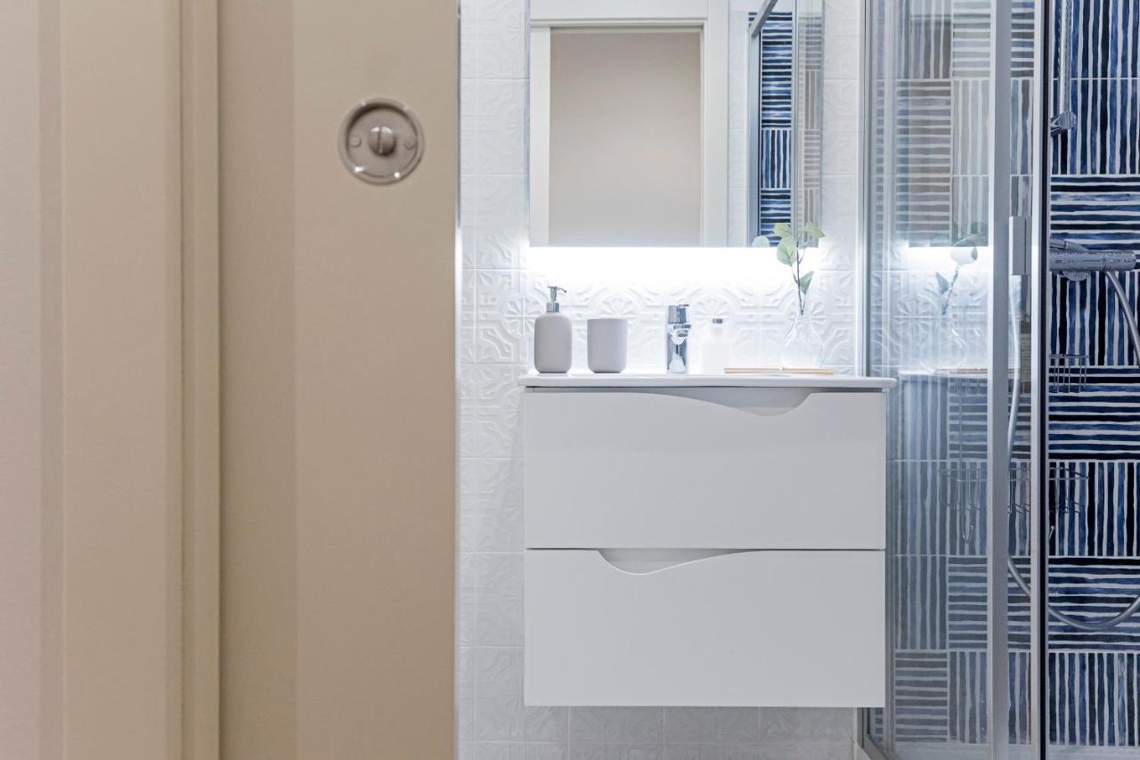 Brand New 4br W/ 200yrs Of History In By Lovelystay Apartment Porto