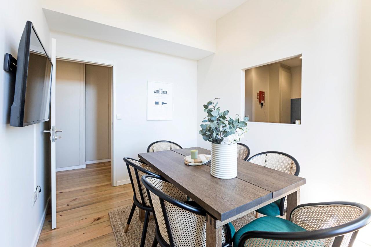 Brand New 4br W/ 200yrs Of History In By Lovelystay Apartment