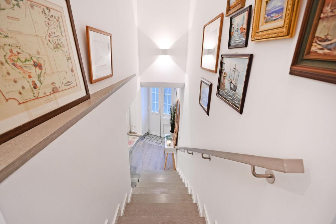 Travessa House T2 Center - With 2 Bedrooms - By Guest *