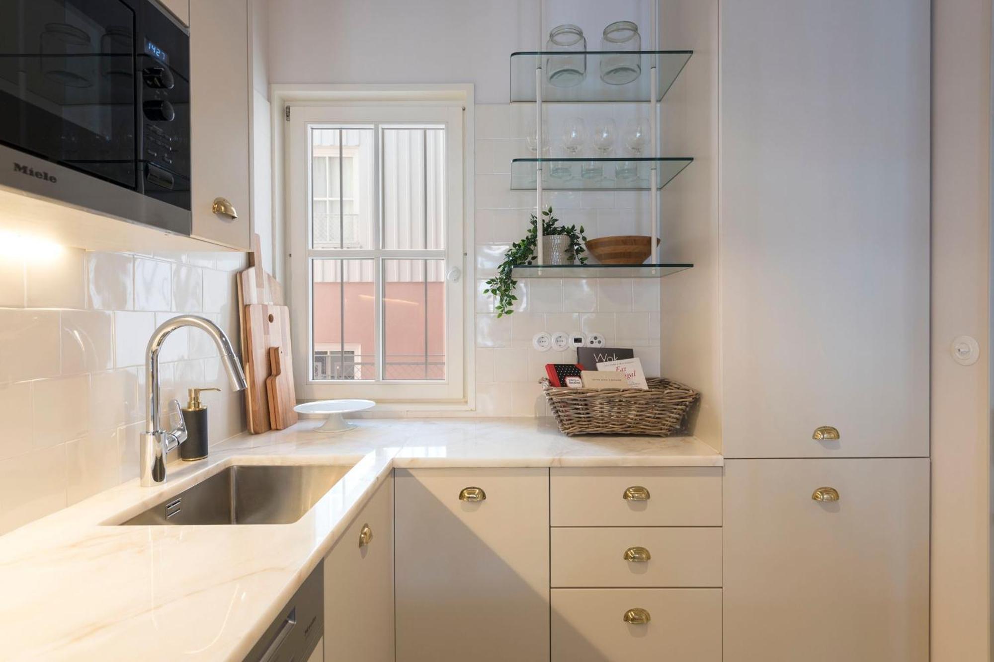 Apartamento Mouzinho Luxury 3br Flat L 5 Min Walk To Ribeira By Lovelystay Porto