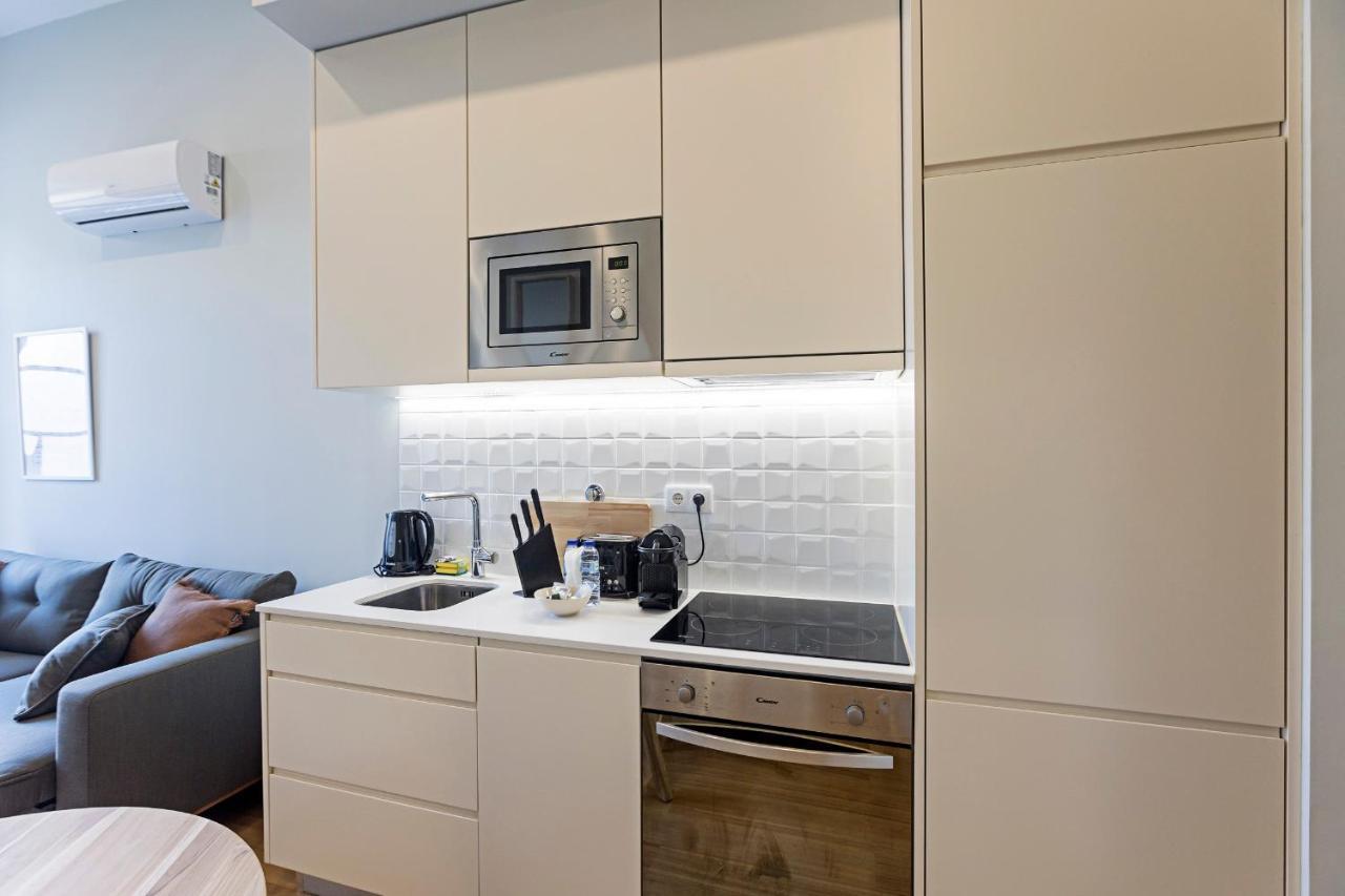 Appartement 31 Janeiro 157 - Stylish 1br W/ Ac & Balcony By Lovelystay