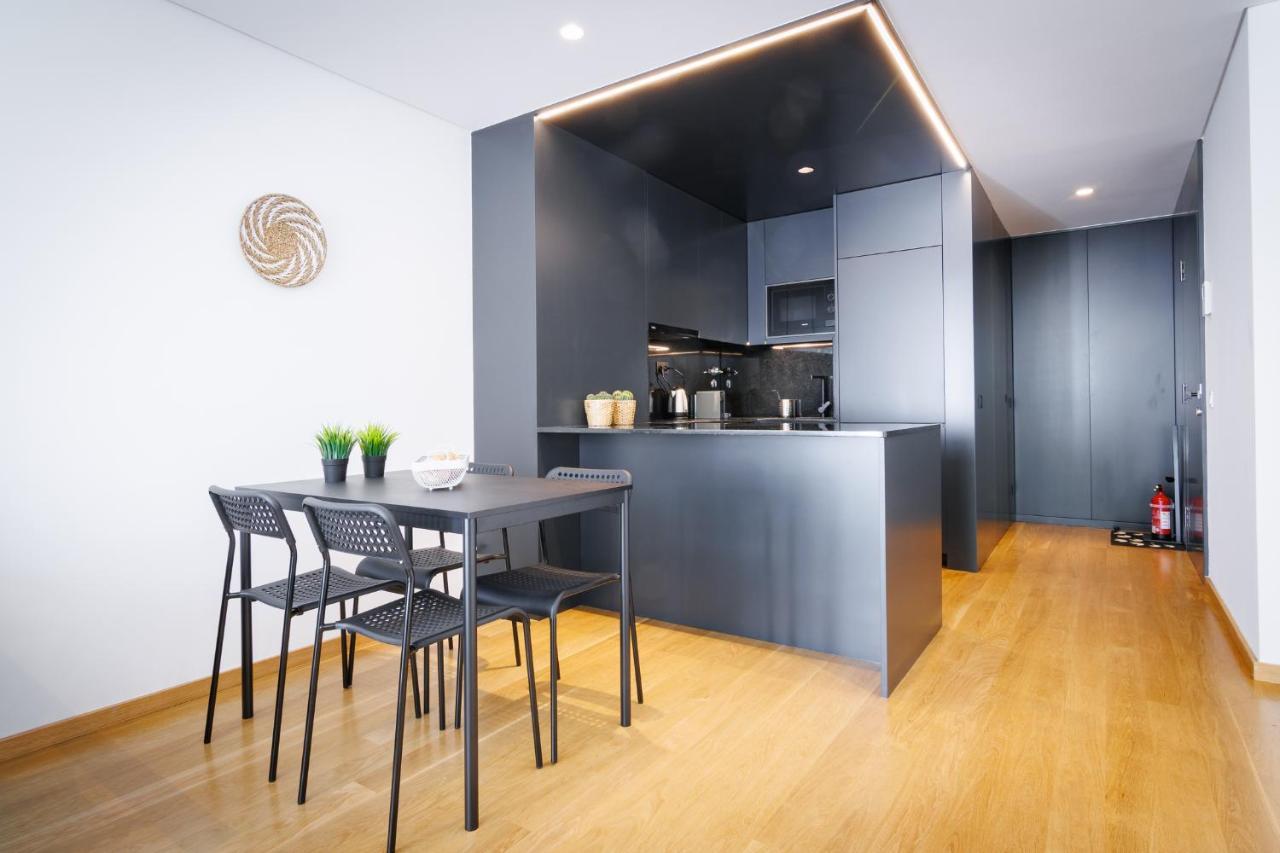 New Camoes Deluxe With Ac And Free Parking Apartment