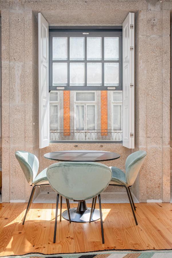 Apartment Liiiving In - Flores Design Experience *