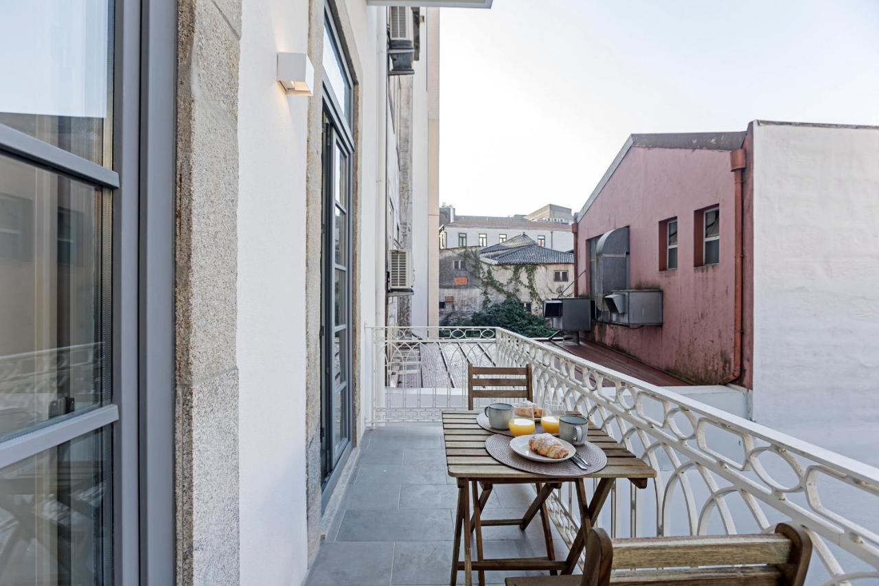 Appartement 31 Janeiro 157 - Stylish 1br W/ Ac & Balcony By Lovelystay
