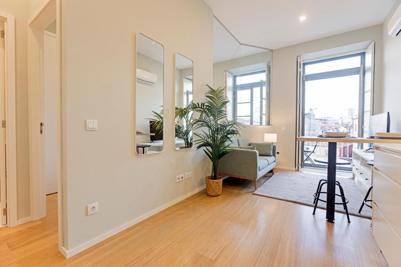 31 Janeiro 157 - Delightful 1br Flat W/ Ac & Balcony By Lovelystay Apartment