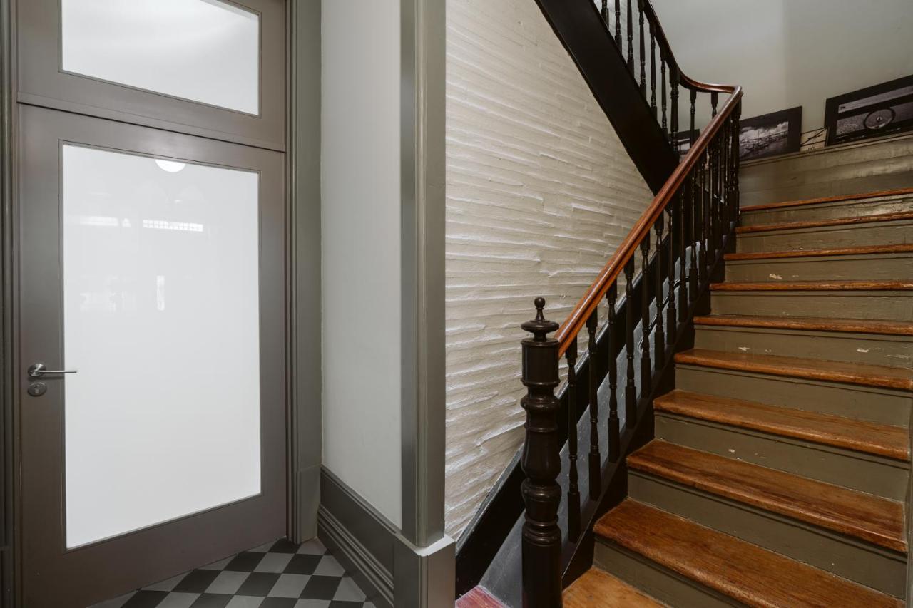 Apartment Step In *
