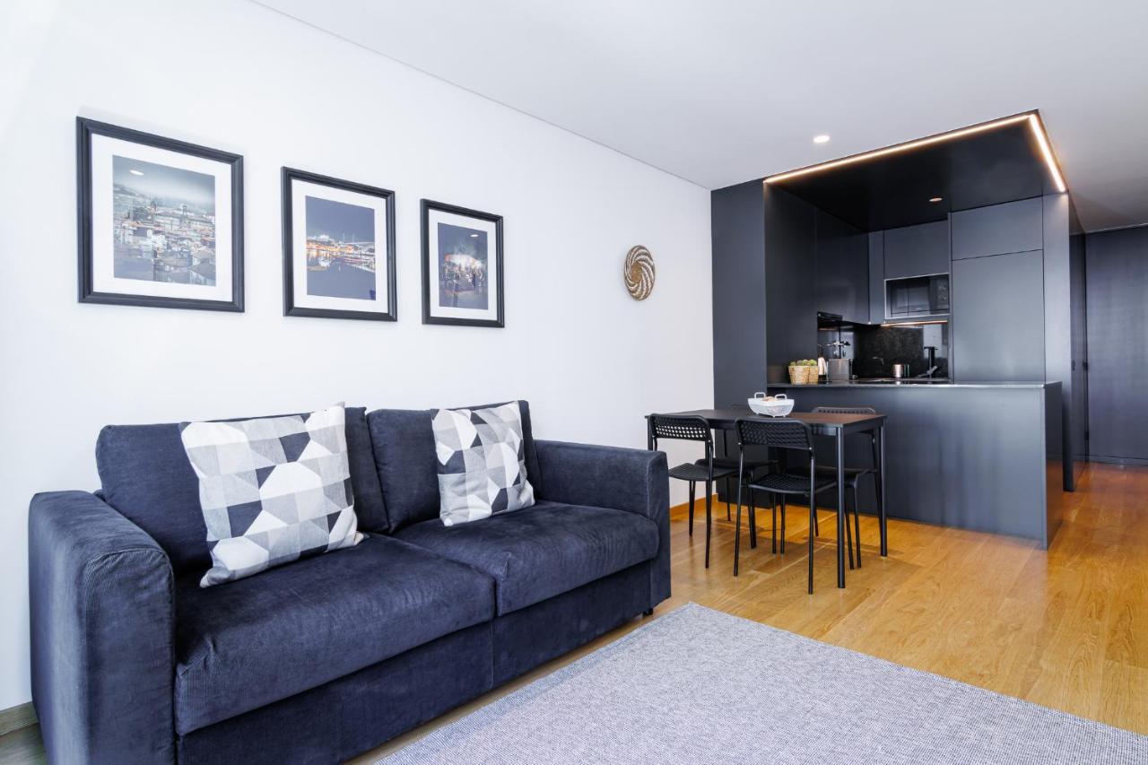 Apartment New Camoes Deluxe With Ac And Free Parking Porto