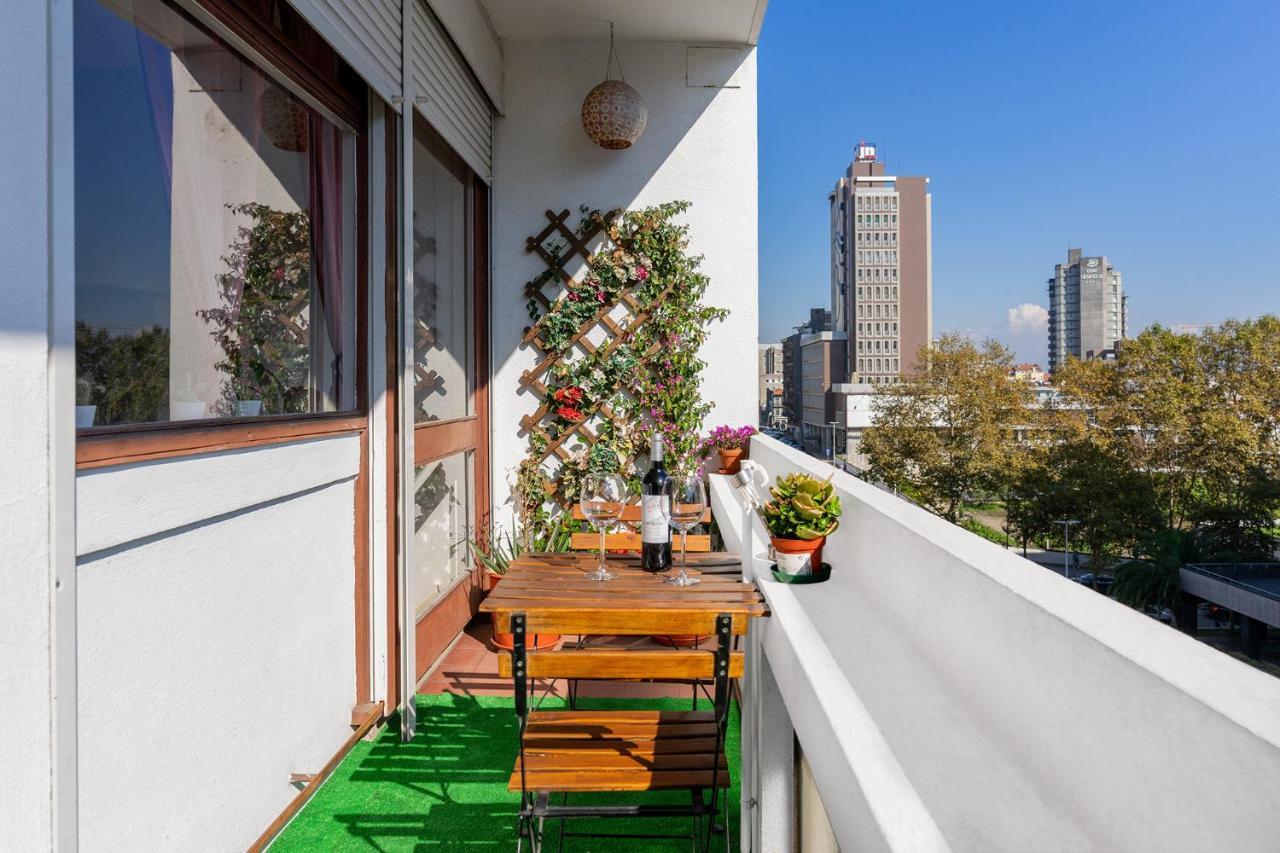 Sunny Oporto, Trindade Balcony
