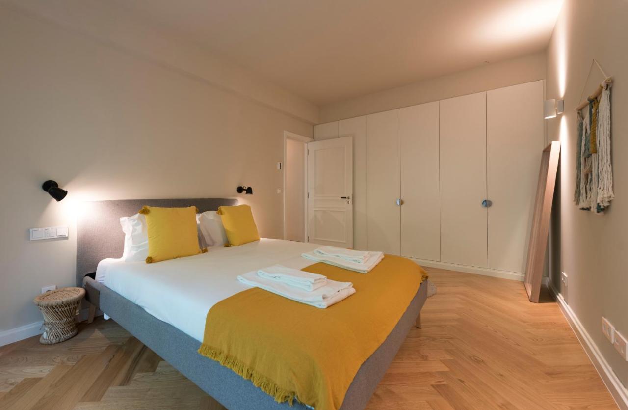 Luxury Center Emporium Apartment *