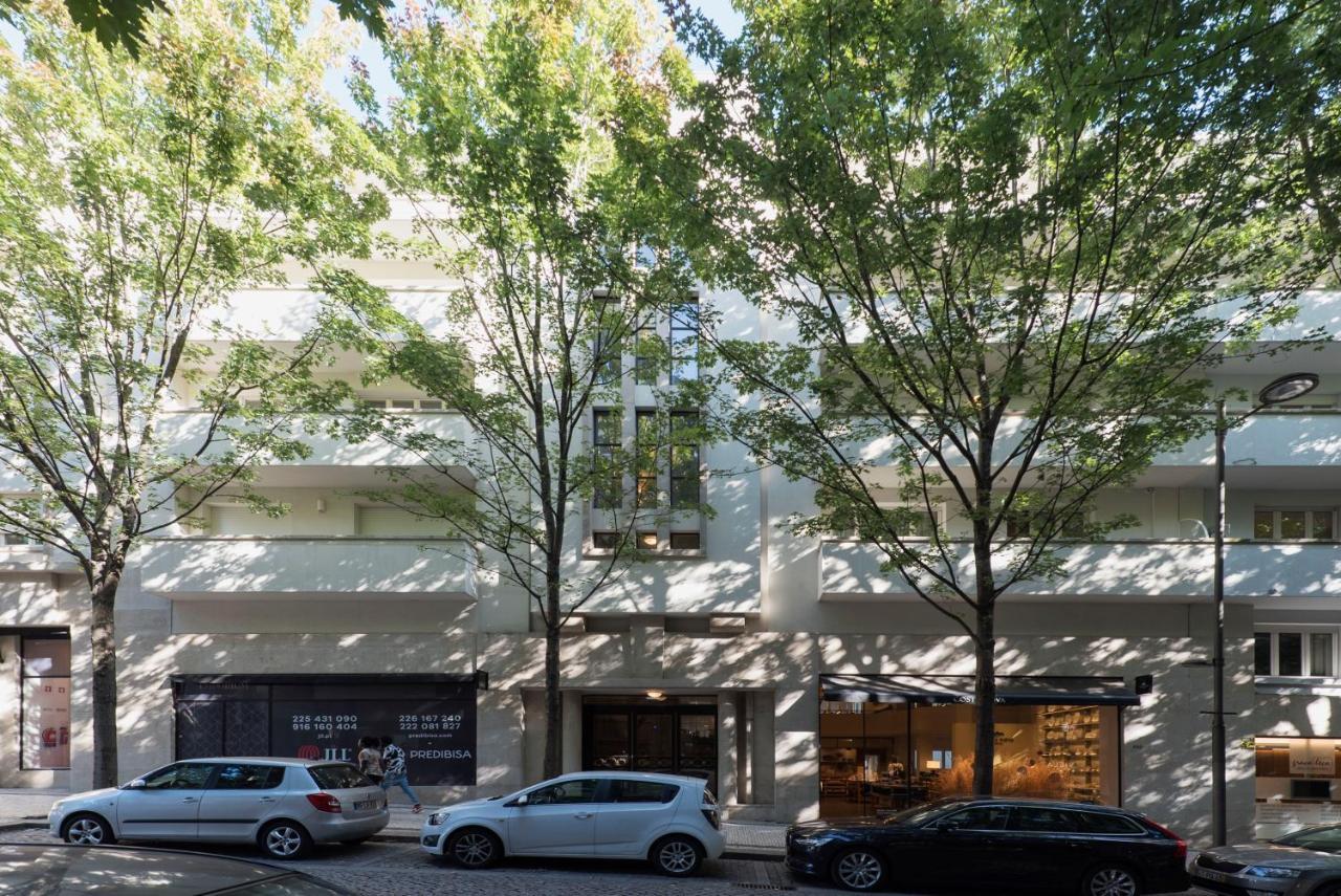 Luxury Center Emporium Apartment *