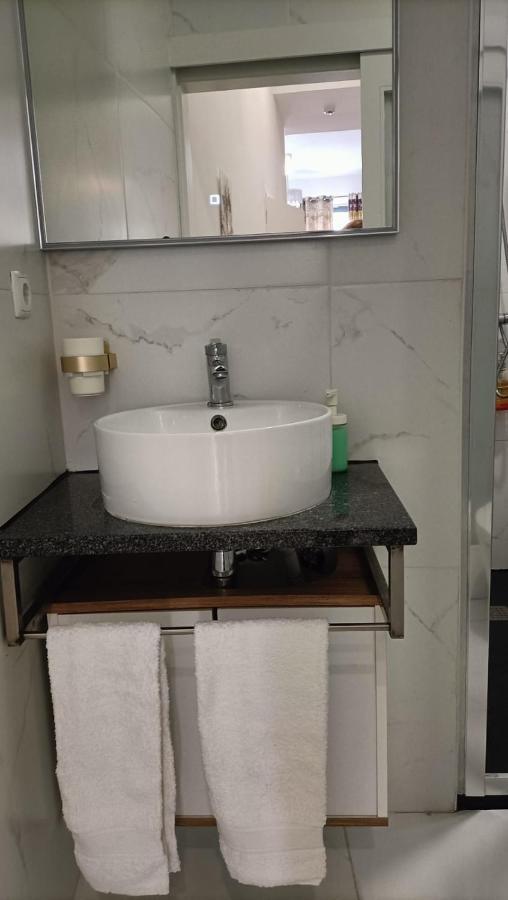 Cozy Star 1 Balcony Ac Near Merto Apartment *