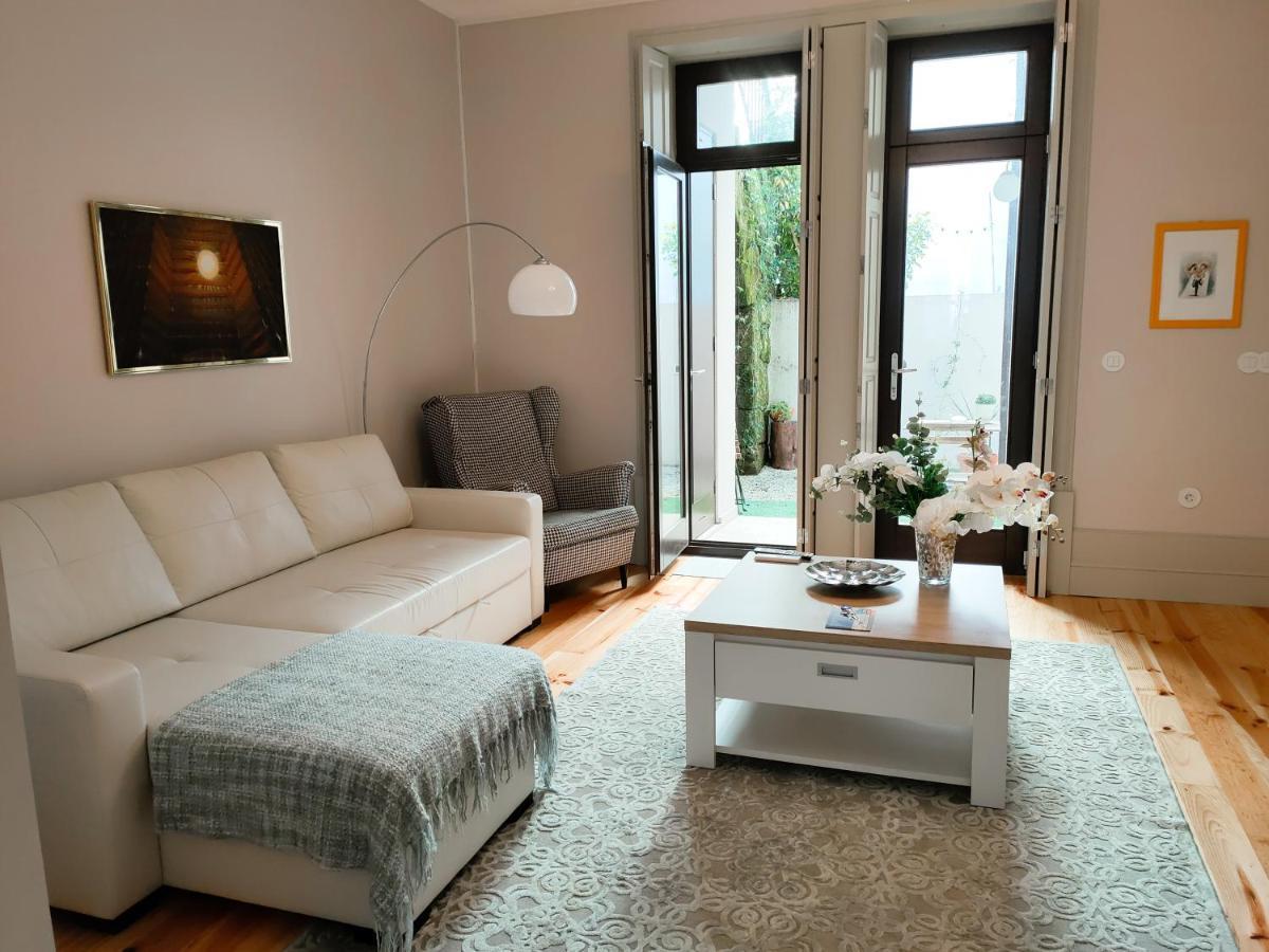 Historic - With Private Patio Apartment