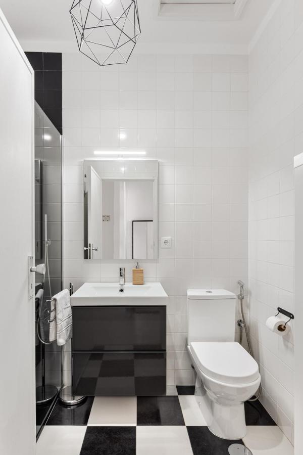 Altido Smart Flat With 2 Balconies *