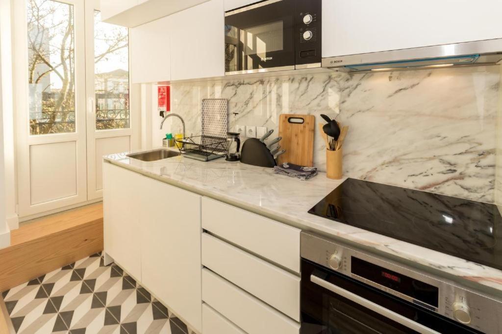 Modern - Campanha Train Station Apartment *