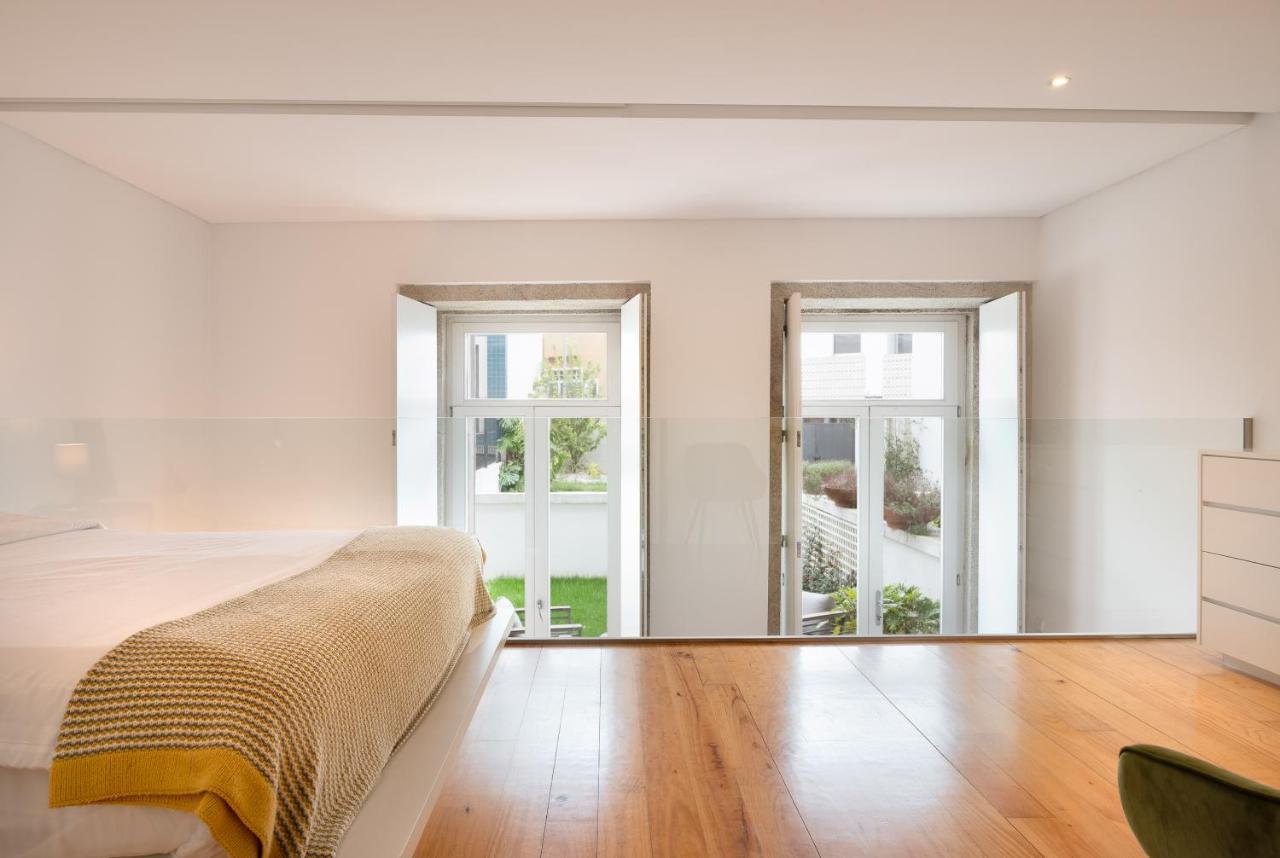 Apartment Near Garden