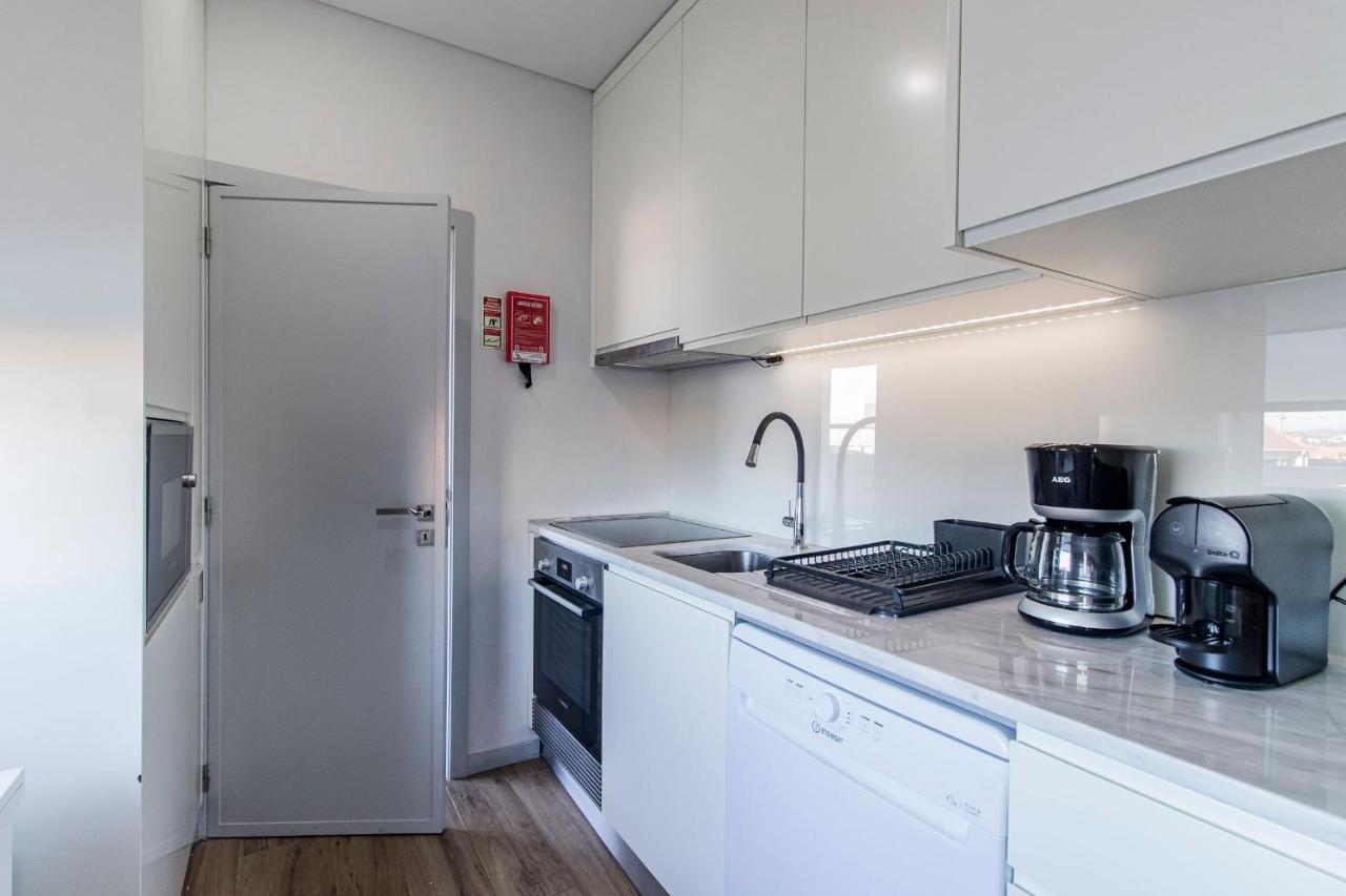 Downtown 1br W/ Balcony By Lovelystay