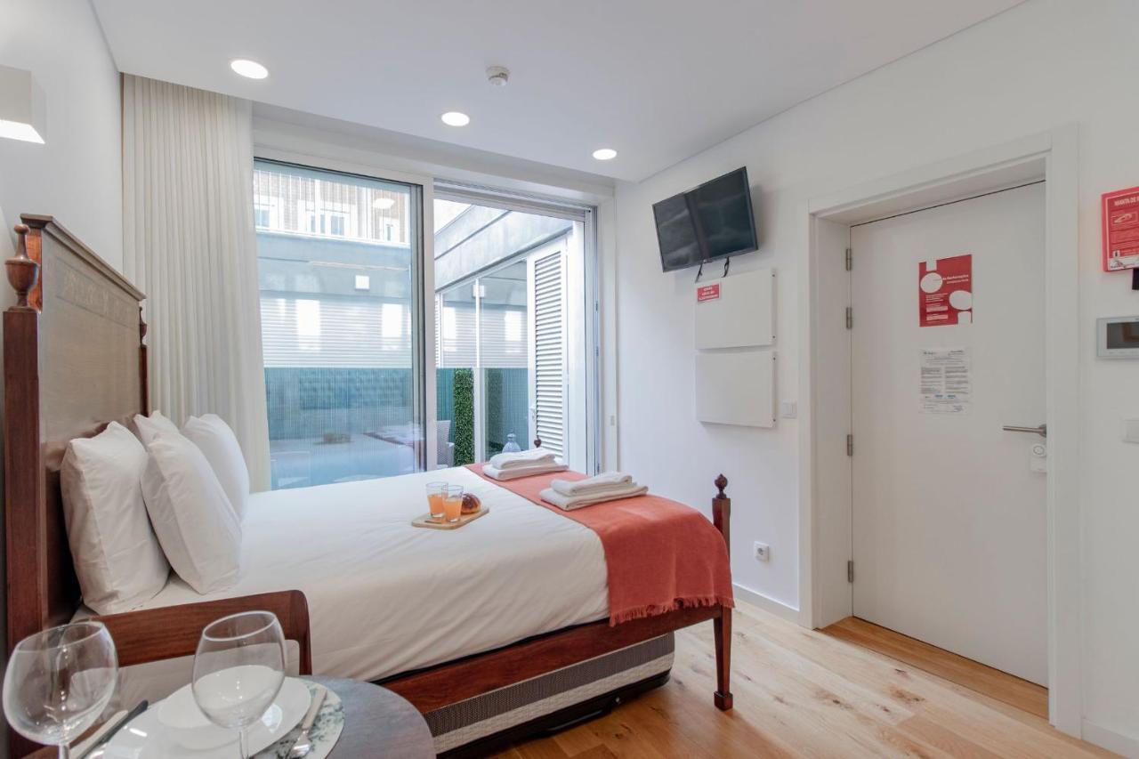 Apartment Cozy W/ Patio By Lovelystay