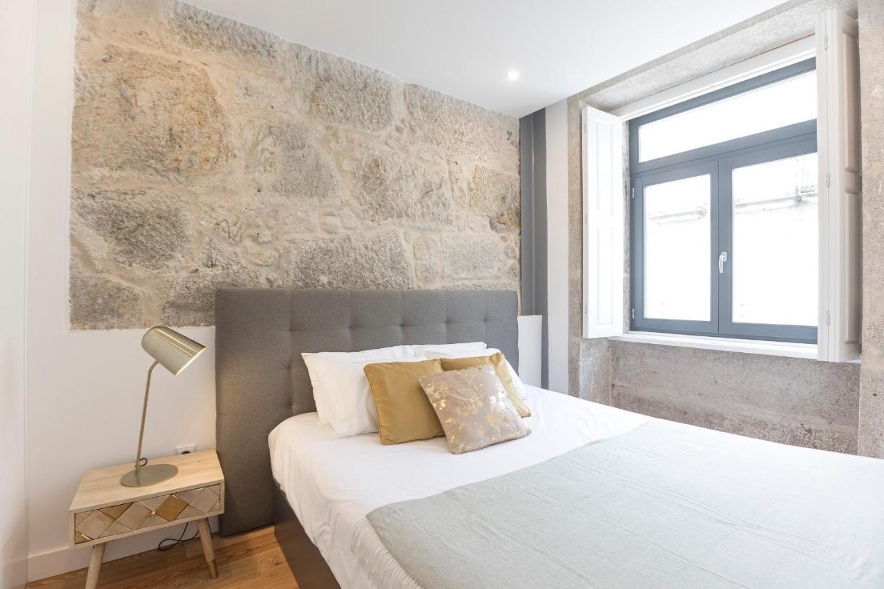 Charming And Bright Apartment *
