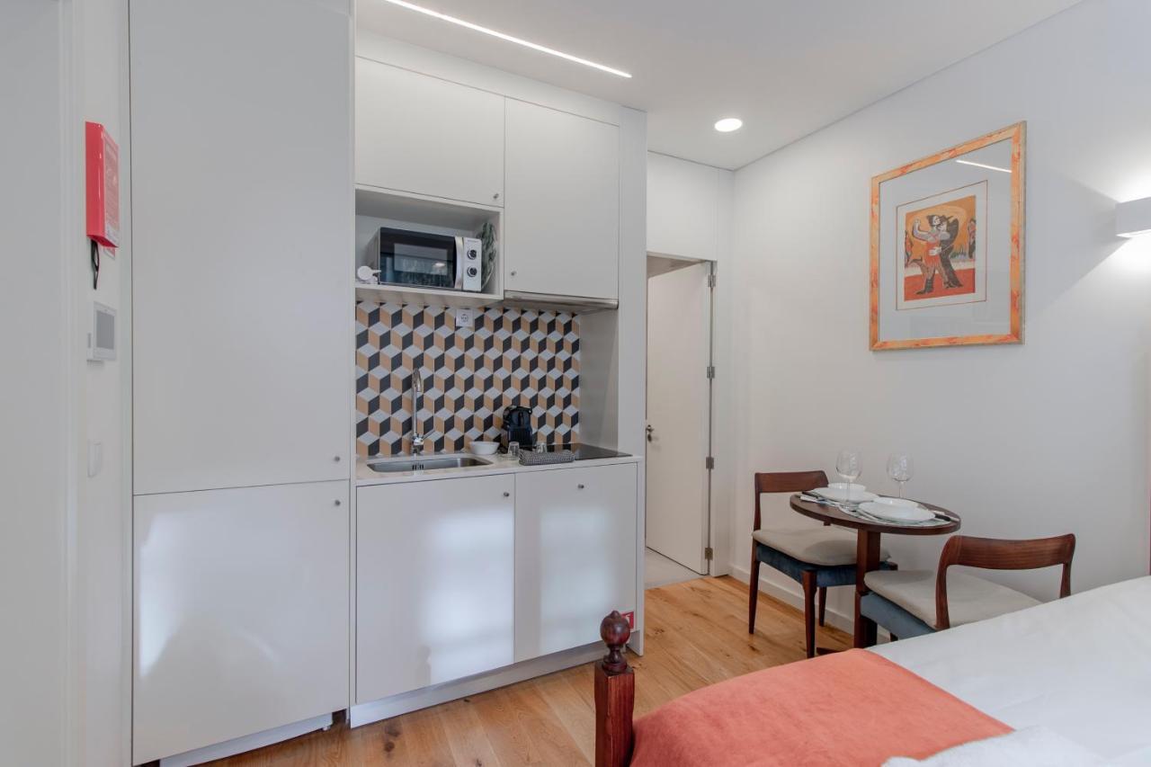 Apartment Cozy W/ Patio By Lovelystay