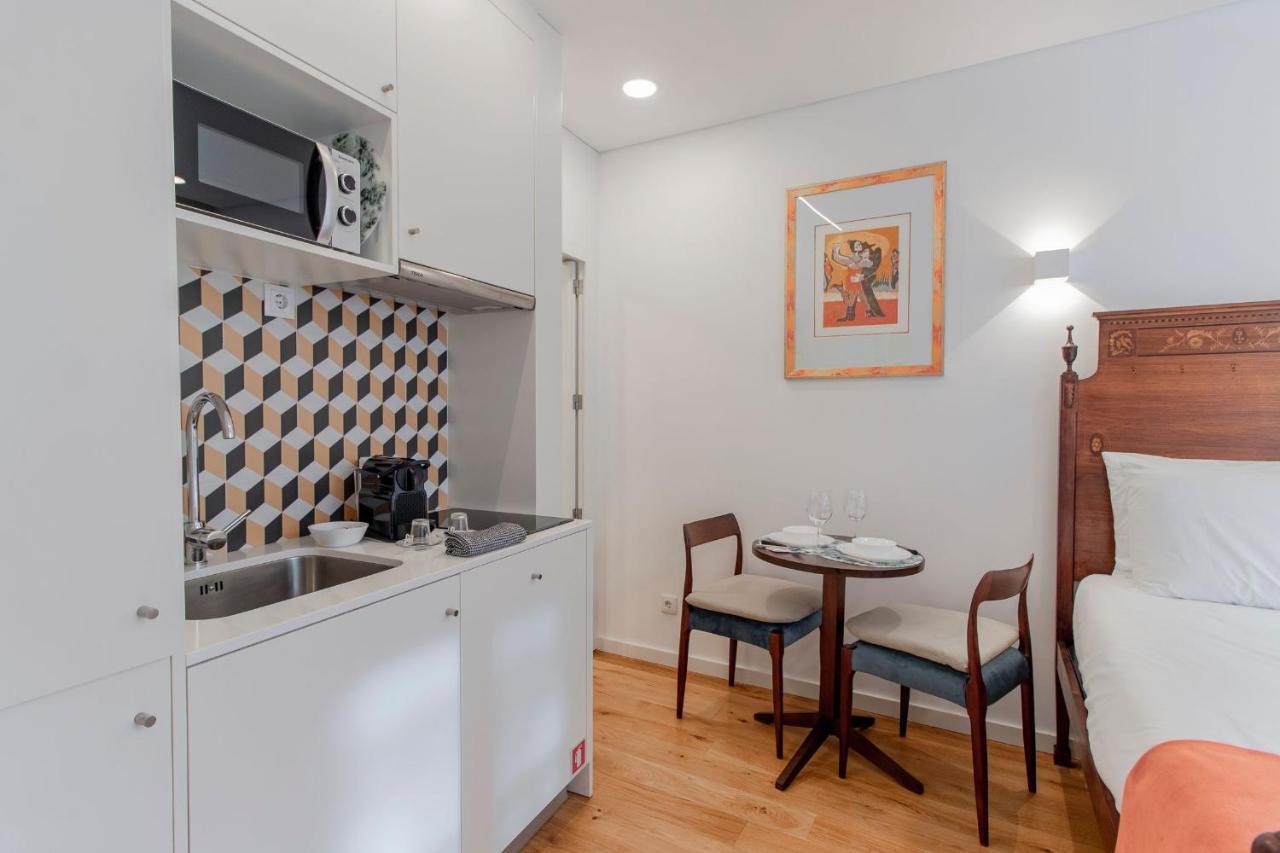 Apartment Cozy W/ Patio By Lovelystay