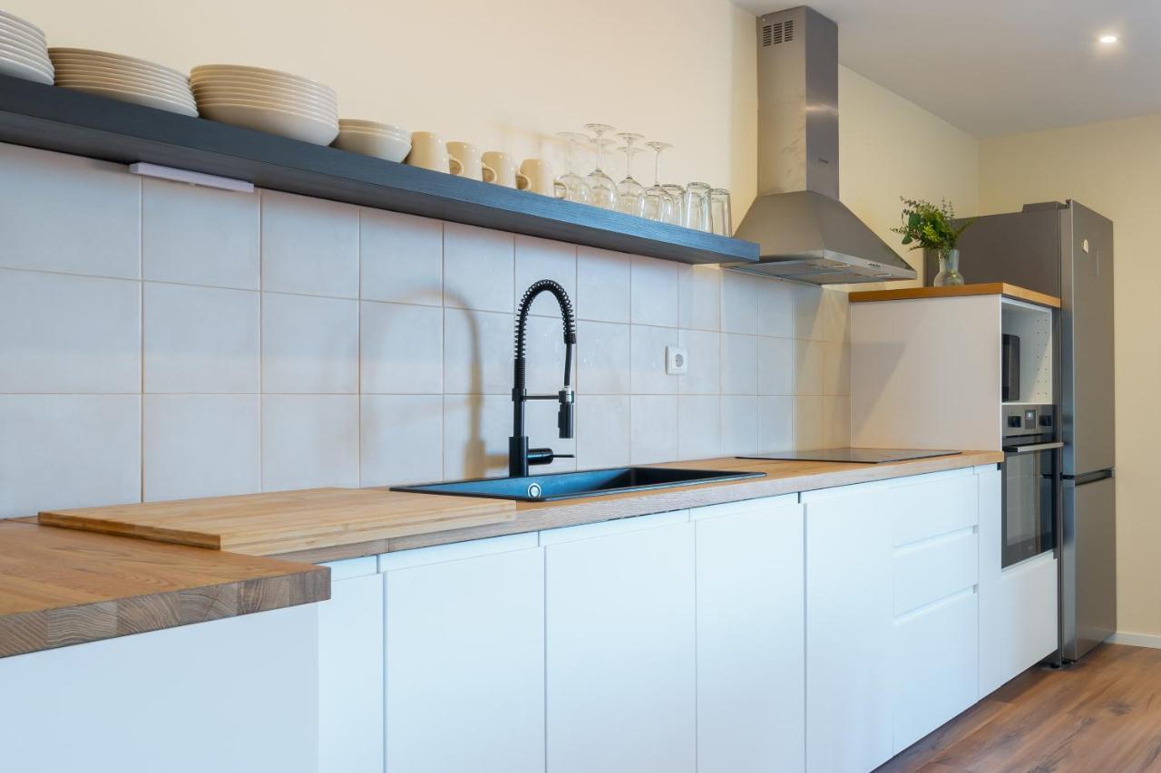 Apartment Fantastic Contemporary Flat W/ Balcony