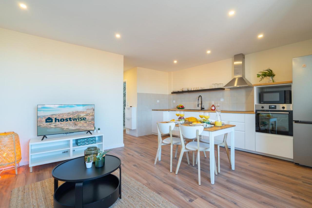 Fantastic Contemporary Flat W/ Balcony *