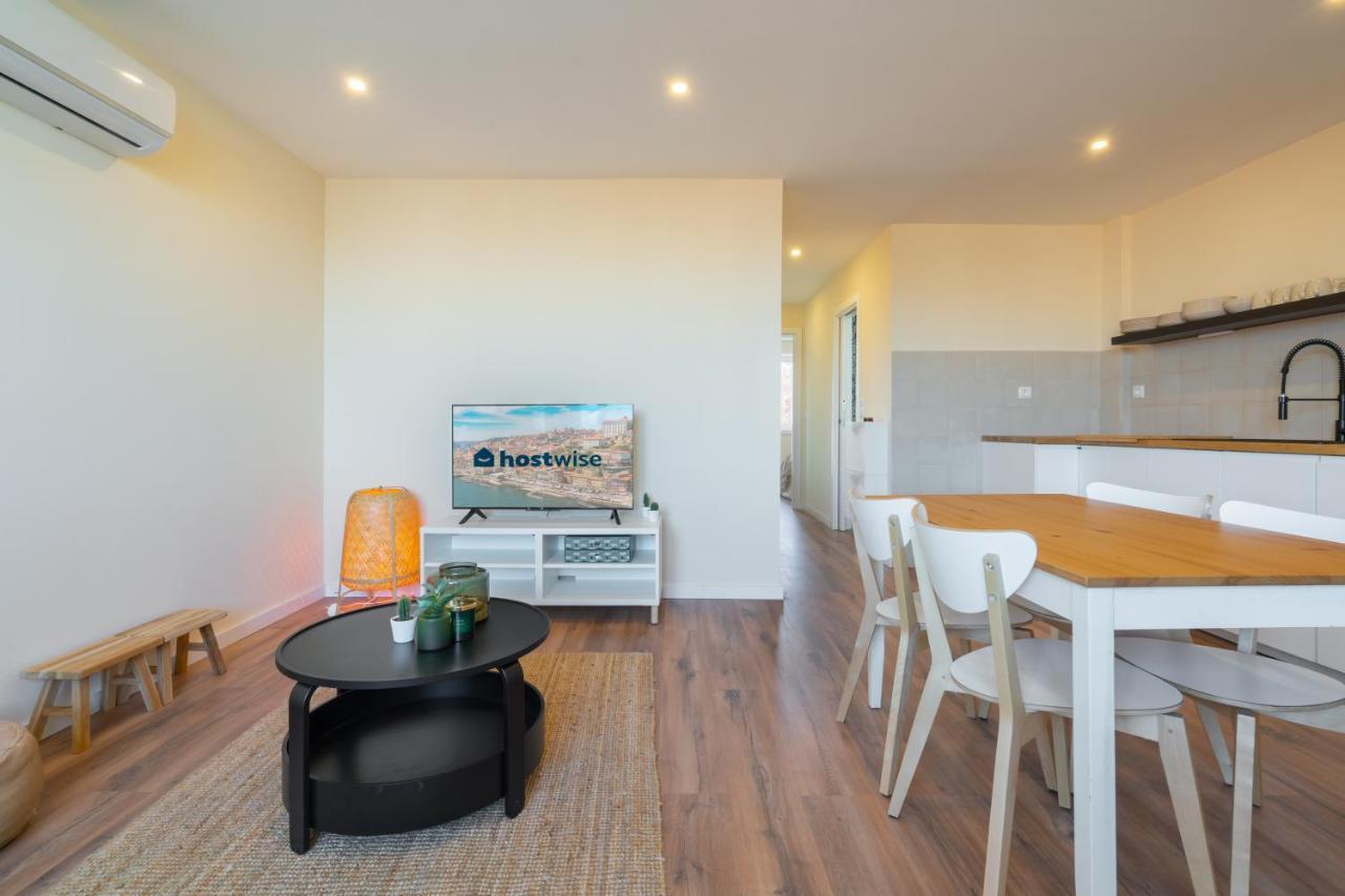 Fantastic Contemporary Flat W/ Balcony Apartment *