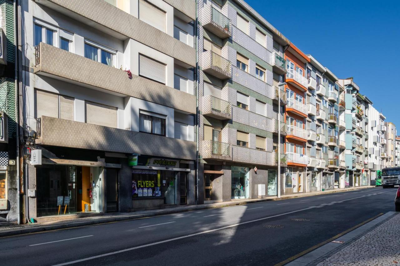 Fantastic Contemporary Flat W/ Balcony *