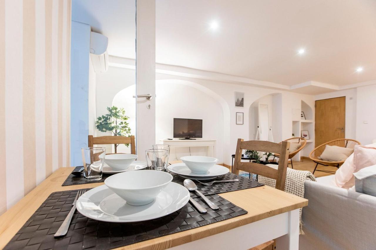 Almada Hideaway W/ Ac & Private Pool By Lovelystay Apartment Porto