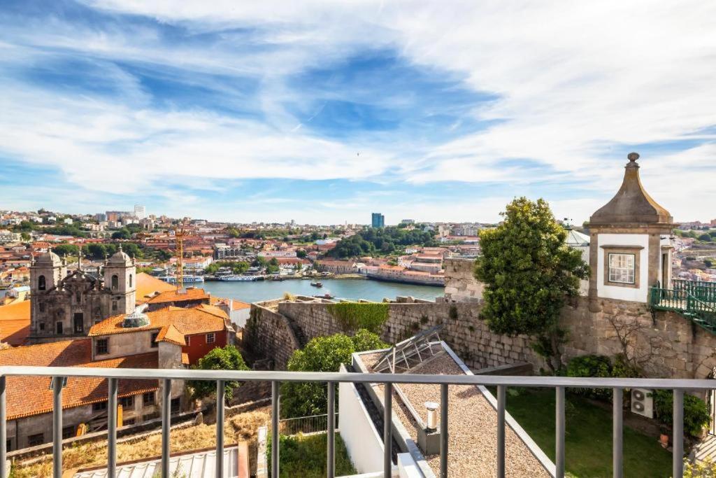 River View 2 Bed