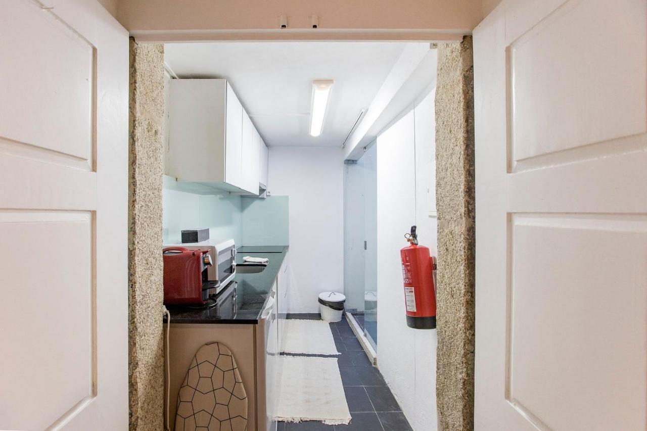 Almada Hideaway W/ Ac & Private Pool By Lovelystay