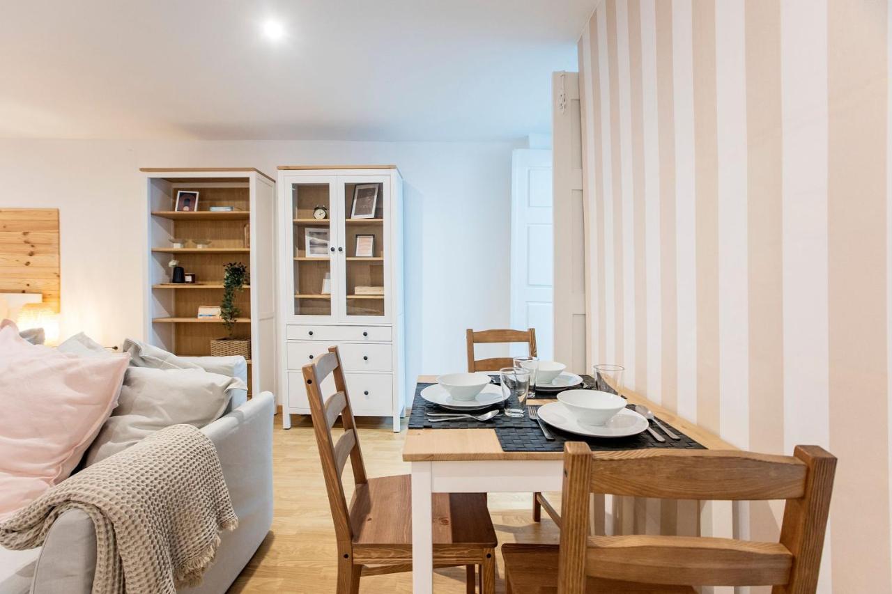 Almada Hideaway W/ Ac & Private Pool By Lovelystay *
