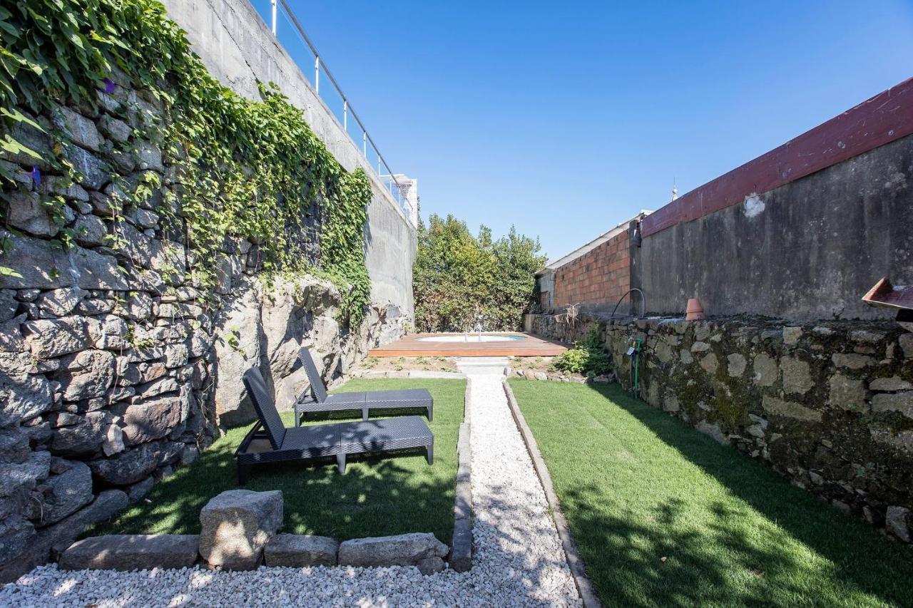 Almada Hideaway W/ Ac & Private Pool By Lovelystay