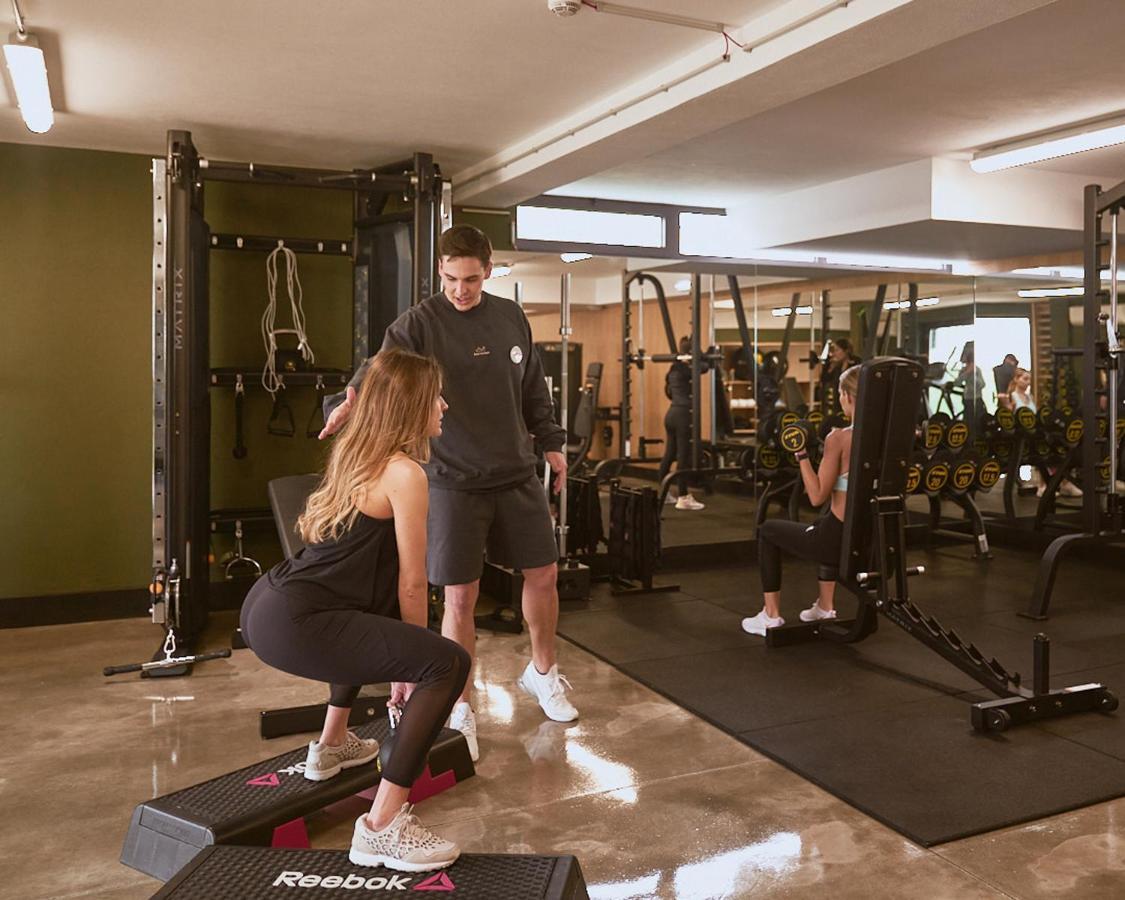 Bfresh - Padel, Pool & Fitness - Adults Only