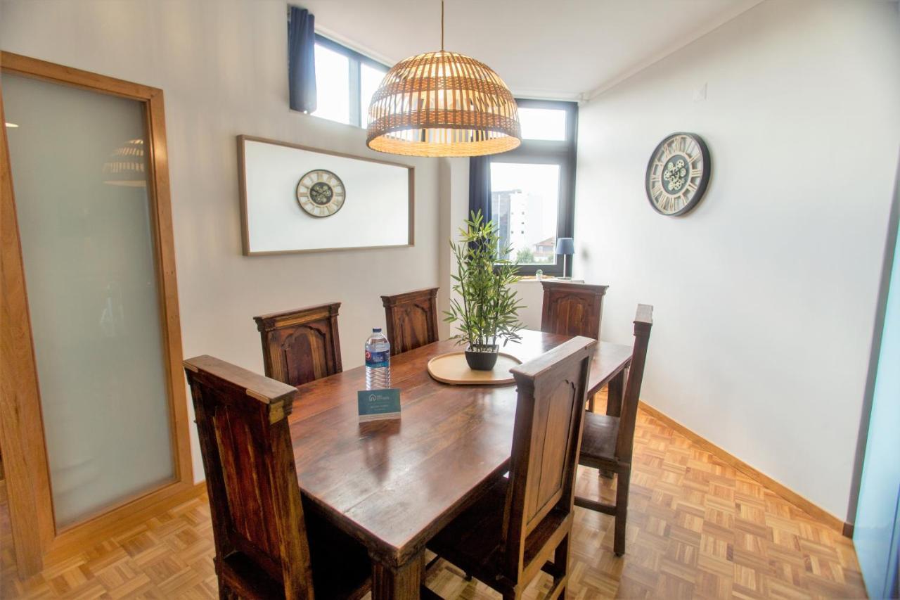 Republica Square By Hosts Apartment *