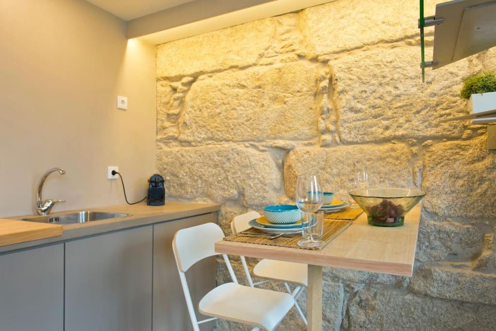 Aposentus - Stylish Downtown Loft Apartment *