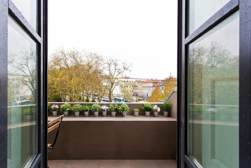 Aposentus - Stylish Downtown Loft Apartment
